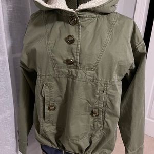 Pullover jacket in Army Green